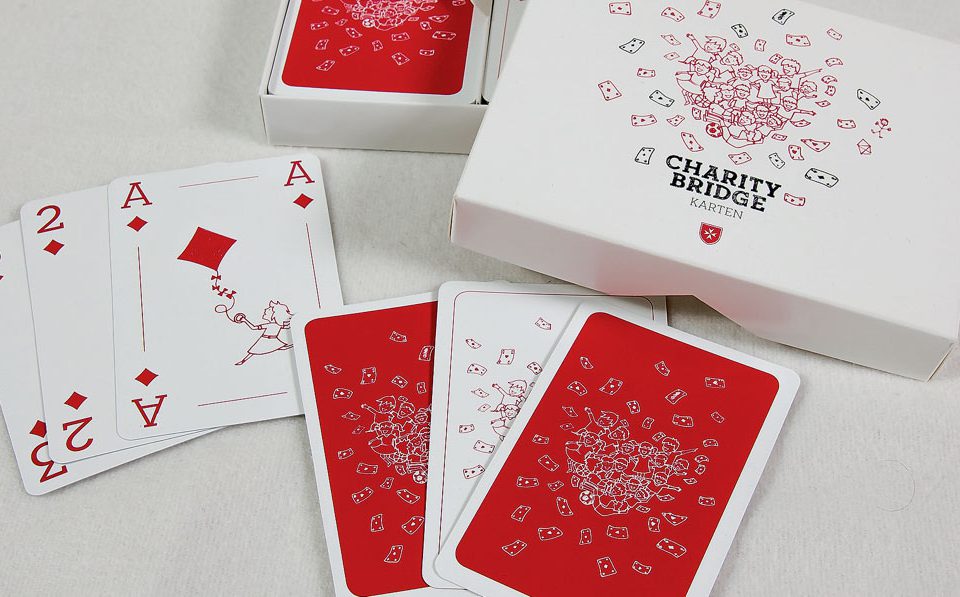 Für den privaten Gebrauch oder als Werbegeschenk. Mit individuell gestalteten Kartenspielen können Sie viele Menschen glücklich machen.